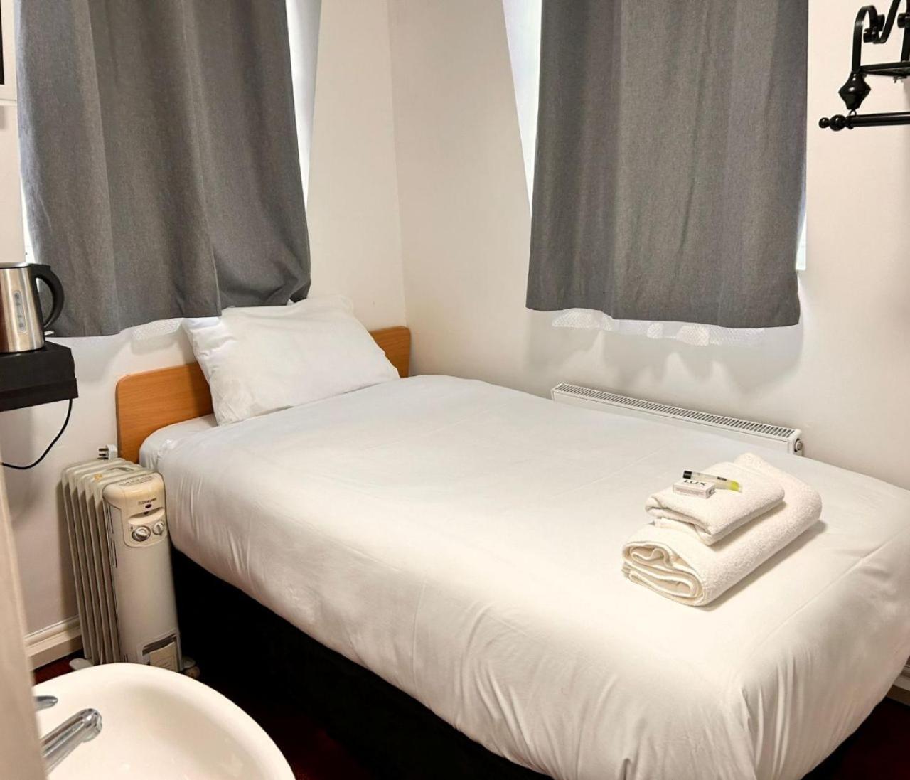 Chambre Lits Jumeaux avec Salle de Bains